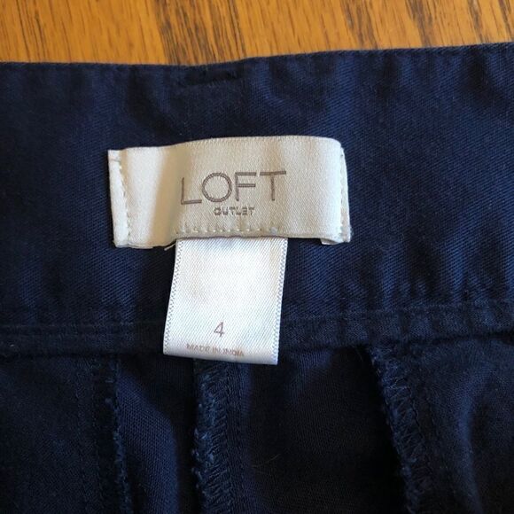 Loft embroidery accented women’s navy shorts size 4 - Picture 5 of 7